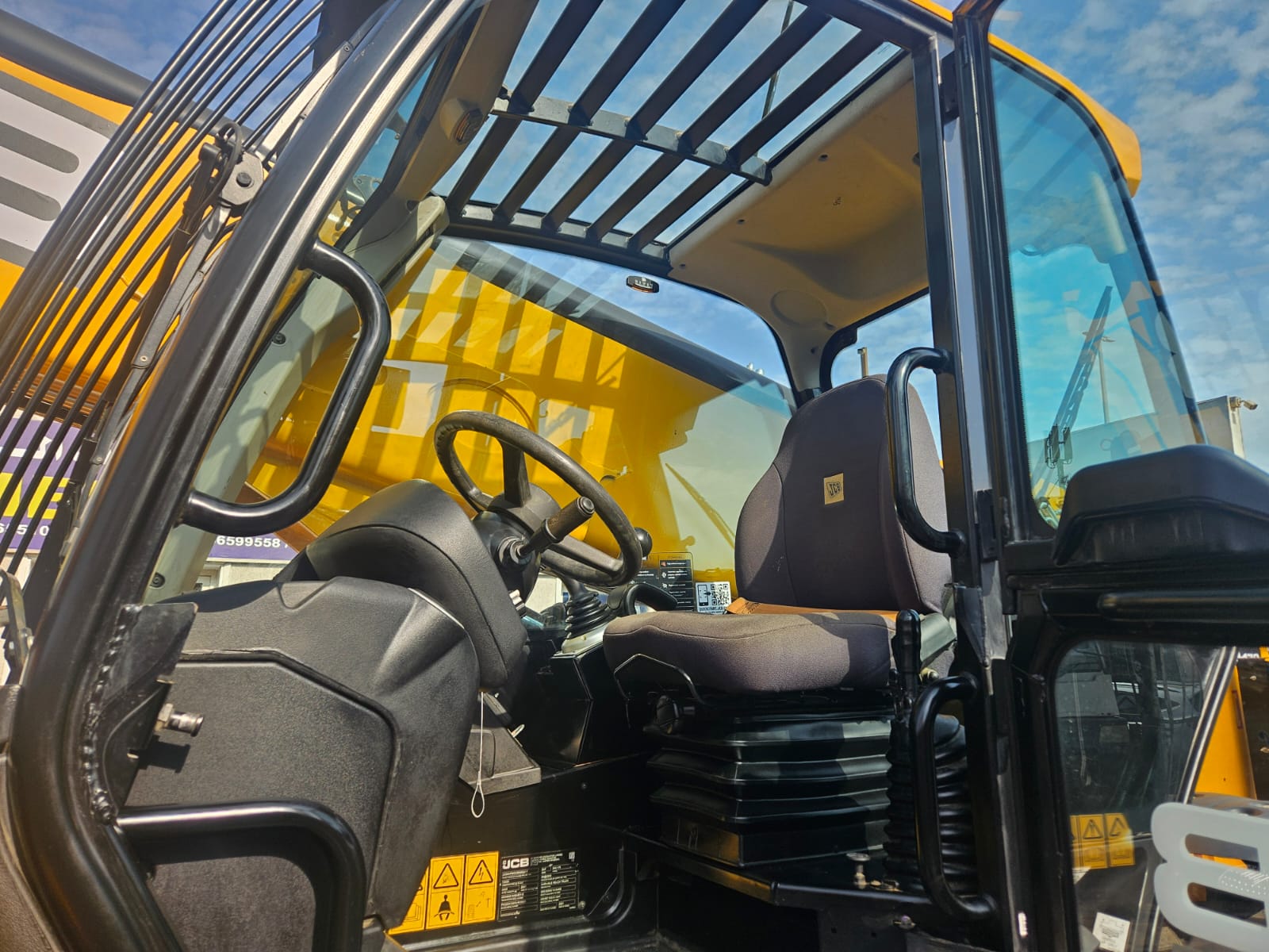 b5a215e8-f70a-4a4d-90eb-28020667ff87