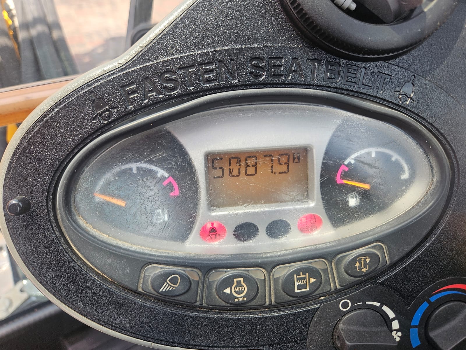 fe5bb5f9-4e68-4495-8796-3ec6ca0c697c