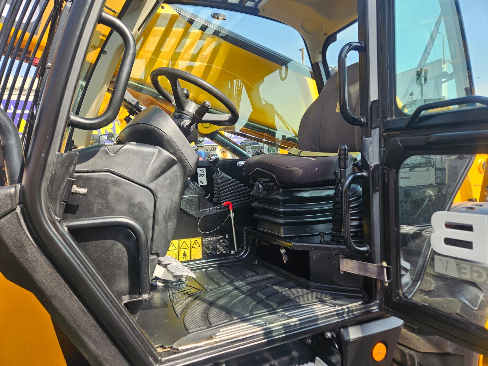 d1b21c49-a8e6-475d-8af9-2c1b12e641ae