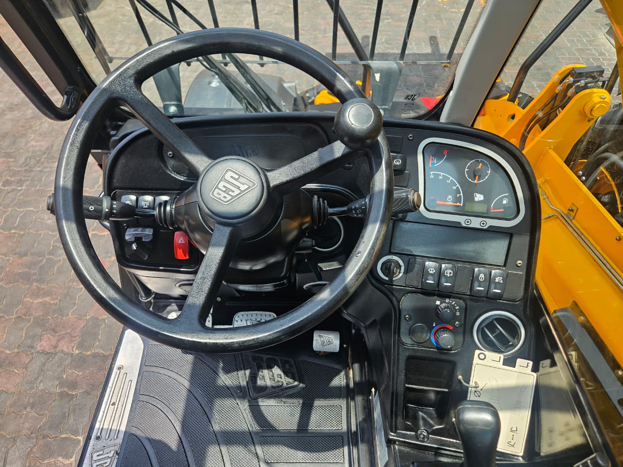 735e3b72-d800-4768-bac7-188143d57813