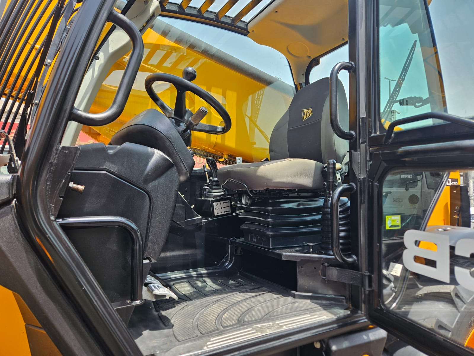 f2d40d1b-7556-4afc-a8a8-fc4f47bd8b0e