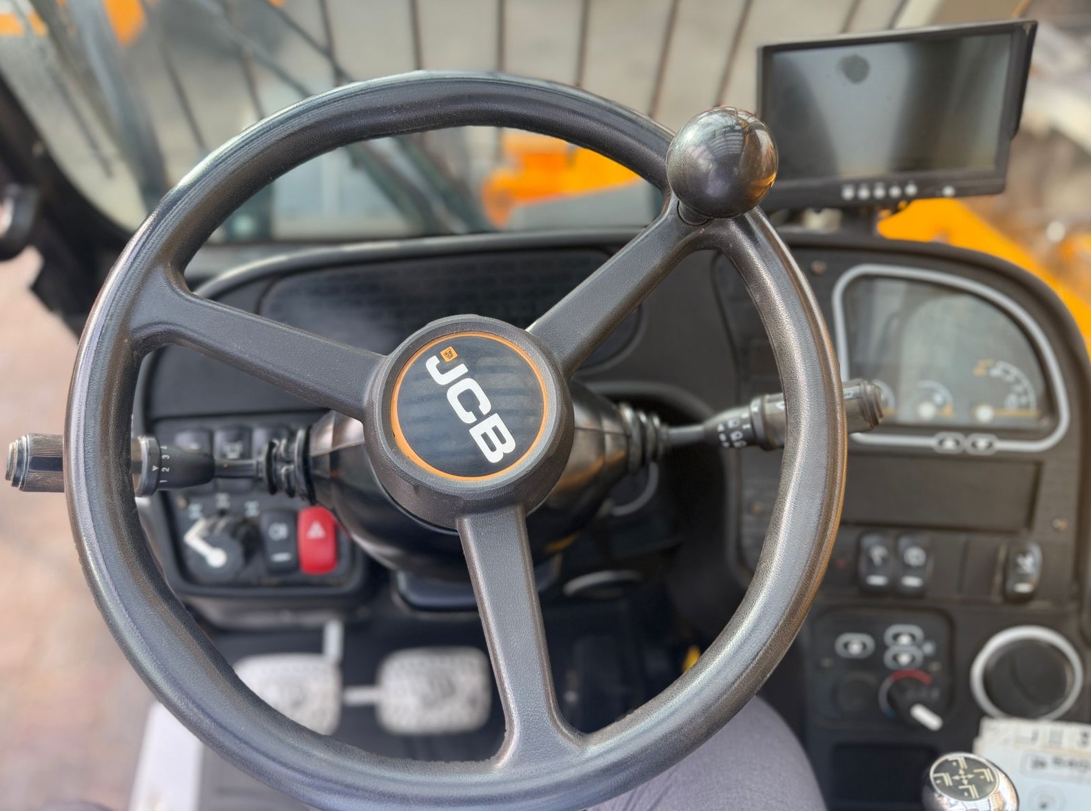 WhatsApp Image 2026-04-11 at 09.28.37 (1)